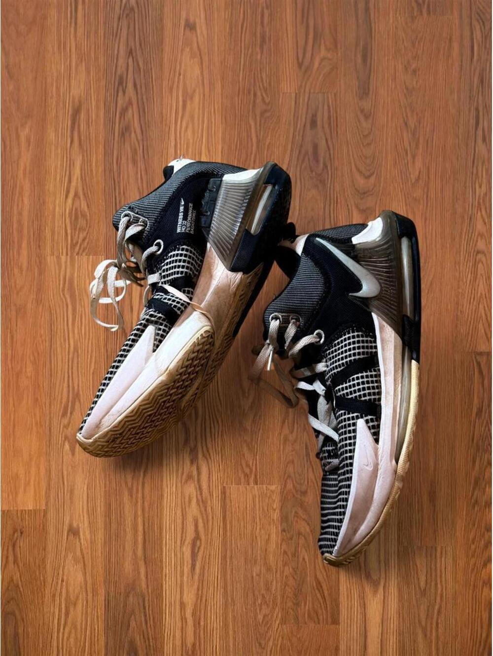 Nike LeBron Witness 7 Basketball Shoes Black White Grey Sneakers Mens Size 11.5
